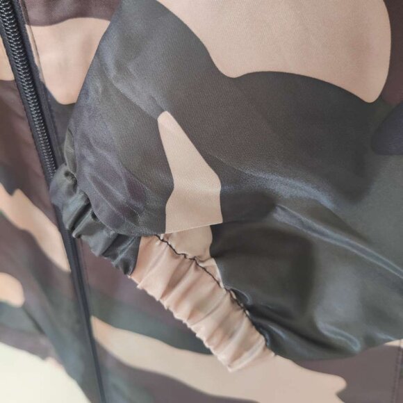 Camo Hooded Lightweight Windbreaker - Picture 3 of 4